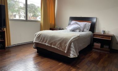CASA FRENTE A PARQUE EXCELENTE ESTADO SALAMANCA