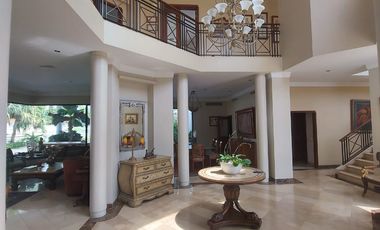 Samborondon, Venta de linda casa 5 dormitorios con Piscina