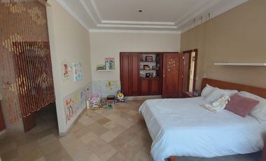 Samborondon, Venta de linda casa 5 dormitorios con Piscina