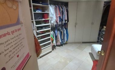 Samborondon, Venta de linda casa 5 dormitorios con Piscina