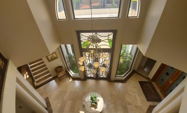 Samborondon, Venta de linda casa 5 dormitorios con Piscina