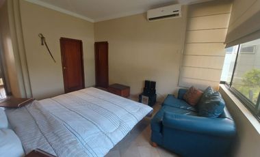 Samborondon, Venta de linda casa 5 dormitorios con Piscina