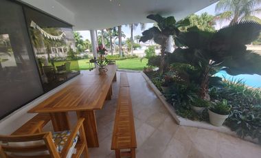 Samborondon, Venta de linda casa 5 dormitorios con Piscina