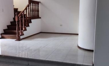 Bonita casa en renta cerca de la recta a Cholula, retorno Villas el Campanario