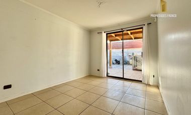 VILLA ALEMANA VENDE CASA 4D 2B CONDOMINIO CON PISCINA