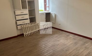 CASA EN RENTA, ROJAS, CUMBAYÁ, 4 DORMITORIOS, INDEPENDIENTE