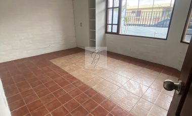 CASA EN RENTA, ROJAS, CUMBAYÁ, 4 DORMITORIOS, INDEPENDIENTE