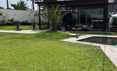 HERMOSA CASA EN ZONA EXCLUSIVA  DE LA ENCANTADA DE VILLA - CHORRILLOS