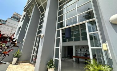 Alquilo flat de 104m2 frente al parque amoblado de 2 dorm en Barranco