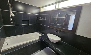 Casa comercial (oficina) EN VENTA en Jardines del Moral, León, Guanajuato