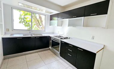 Casa comercial (oficina) EN VENTA en Jardines del Moral, León, Guanajuato