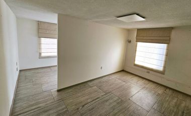 Casa comercial (oficina) EN VENTA en Jardines del Moral, León, Guanajuato