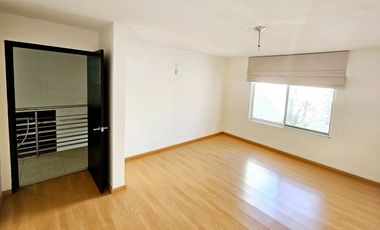 Casa comercial (oficina) EN VENTA en Jardines del Moral, León, Guanajuato