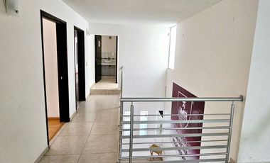 Casa comercial (oficina) EN VENTA en Jardines del Moral, León, Guanajuato