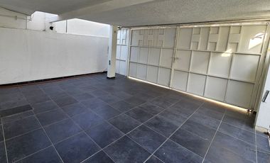 Casa comercial (oficina) EN VENTA en Jardines del Moral, León, Guanajuato