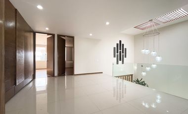 Residencia en Renta en Coto Villa Verona, Zona Dorada Zapopan.