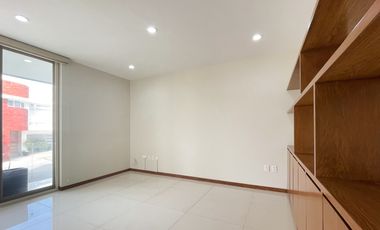 Residencia en Renta en Coto Villa Verona, Zona Dorada Zapopan.