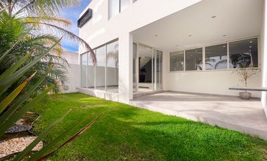 Residencia en Renta en Coto Villa Verona, Zona Dorada Zapopan.