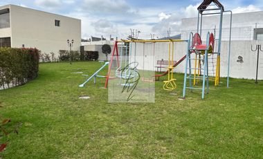 ARRIENDO CASA TUMBACO RUTA VITA, 3 DORMITORIOS