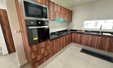 Casa con jardín en La Vista Residencial, Querétaro.