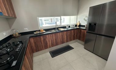 Casa con jardín en La Vista Residencial, Querétaro.