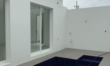 Casa en venta, Urb. El Condado - AV. León Febres Cordero