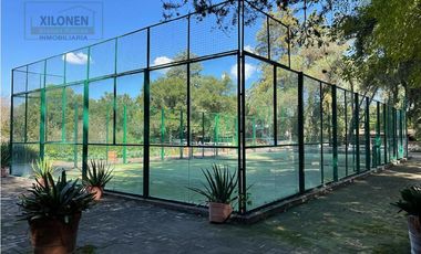 Rancho Señorial Privilegiado, con 3 Pozos y Bella Ecología. Casa estilo Mediterránea amueblada, con alberca, 10 caballerizas: Frontón y Pádel tenis.