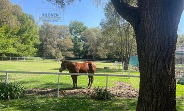 Rancho Señorial Privilegiado, con 3 Pozos y Bella Ecología. Casa estilo Mediterránea amueblada, con alberca, 10 caballerizas: Frontón y Pádel tenis.