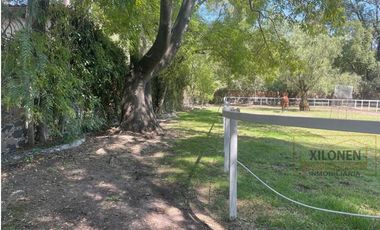 Rancho Señorial Privilegiado, con 3 Pozos y Bella Ecología. Casa estilo Mediterránea amueblada, con alberca, 10 caballerizas: Frontón y Pádel tenis.