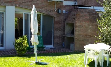Venta Dúplex en C. C. de Golf Las Praderas de Lujan