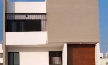 Casa de 3 Pisos en Renta, Querétaro, El Encino Residencial & Golf ¡Tu nuevo hogar!
