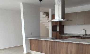 Casa de 3 Pisos en Renta, Querétaro, El Encino Residencial & Golf ¡Tu nuevo hogar!