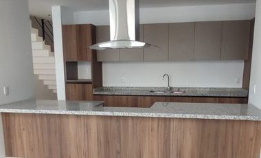 Casa de 3 Pisos en Renta, Querétaro, El Encino Residencial & Golf ¡Tu nuevo hogar!