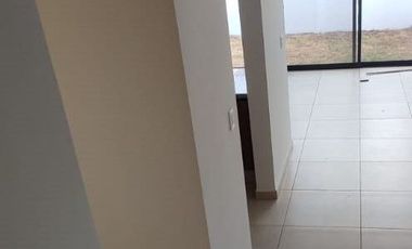 Casa de 3 Pisos en Renta, Querétaro, El Encino Residencial & Golf ¡Tu nuevo hogar!