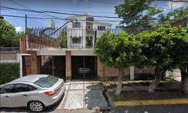 Casa En Venta En Paseo De Los Burgos 8, Burgos Cuernavaca, Tres De Mayo