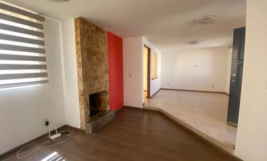 Casa en renta en Av. LERMA, salida rápida a CDMX.