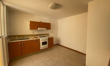 Casa en renta en Av. LERMA, salida rápida a CDMX.