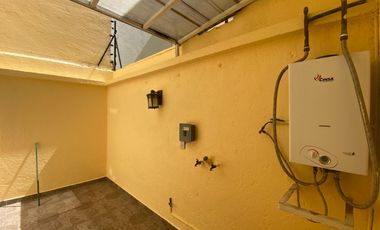 Casa en renta en Av. LERMA, salida rápida a CDMX.
