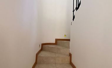 Casa en renta en Av. LERMA, salida rápida a CDMX.