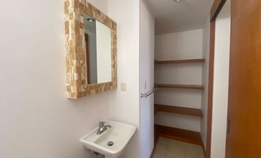 Casa en renta en Av. LERMA, salida rápida a CDMX.