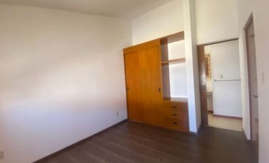 Casa en renta en Av. LERMA, salida rápida a CDMX.