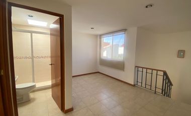 Casa en renta en Av. LERMA, salida rápida a CDMX.