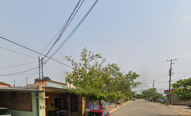 CASA EN VENTA DE REMATE BANCARIO EN VERACRUZ  FRACCIONAMIENTO ARBOLEDAS