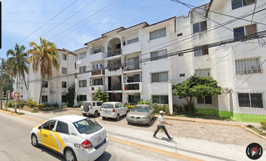 Departamento ubicado el colonia Las Aralias Puerto Vallarta Jalisco. con 2 recamaras y 74m2. A unos Minutos de Playas Las Glorias.