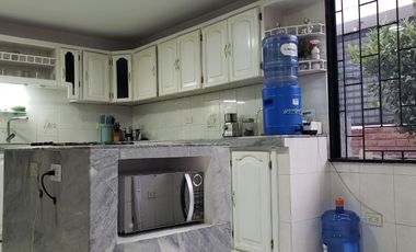 VENTA CASA EN LOS ALAMOS RIOBAMBA