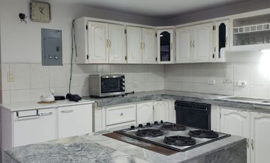 VENTA CASA EN LOS ALAMOS RIOBAMBA