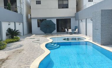 Via la Costa, renta de linda casa 3 dormitorios con piscina semi amoblada