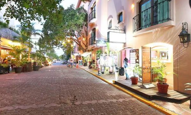 LOCAL COMERCIAL CENTRO PLAYA DEL CARMEN A PASOS DE LA 5TA AVENIDA
