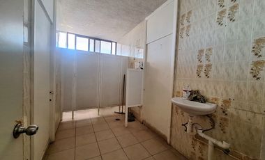 CASA COMERCIAL EN RENTA EN ESQUINA EN LA ARBIDE LEÓN GTO IDEAL PARA OFICINAS, ESCUELA, ACADEMIA, SPA, CONSULTORIOS A DOS CALLES DE AV. NICARAGUA