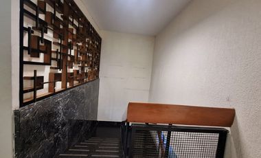CASA COMERCIAL EN RENTA EN ESQUINA EN LA ARBIDE LEÓN GTO IDEAL PARA OFICINAS, ESCUELA, ACADEMIA, SPA, CONSULTORIOS A DOS CALLES DE AV. NICARAGUA